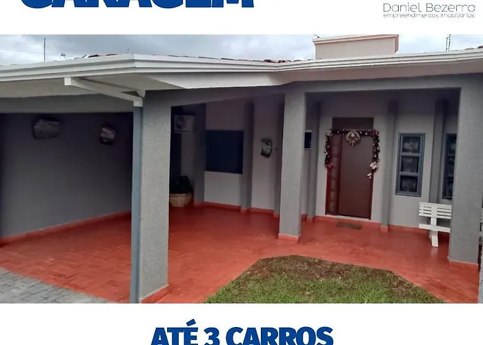 Casa com piscina, churrasqueira, 3 suítes com ar condicionado